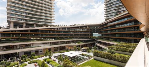 miu miu istanbul zorlu center levazım photos